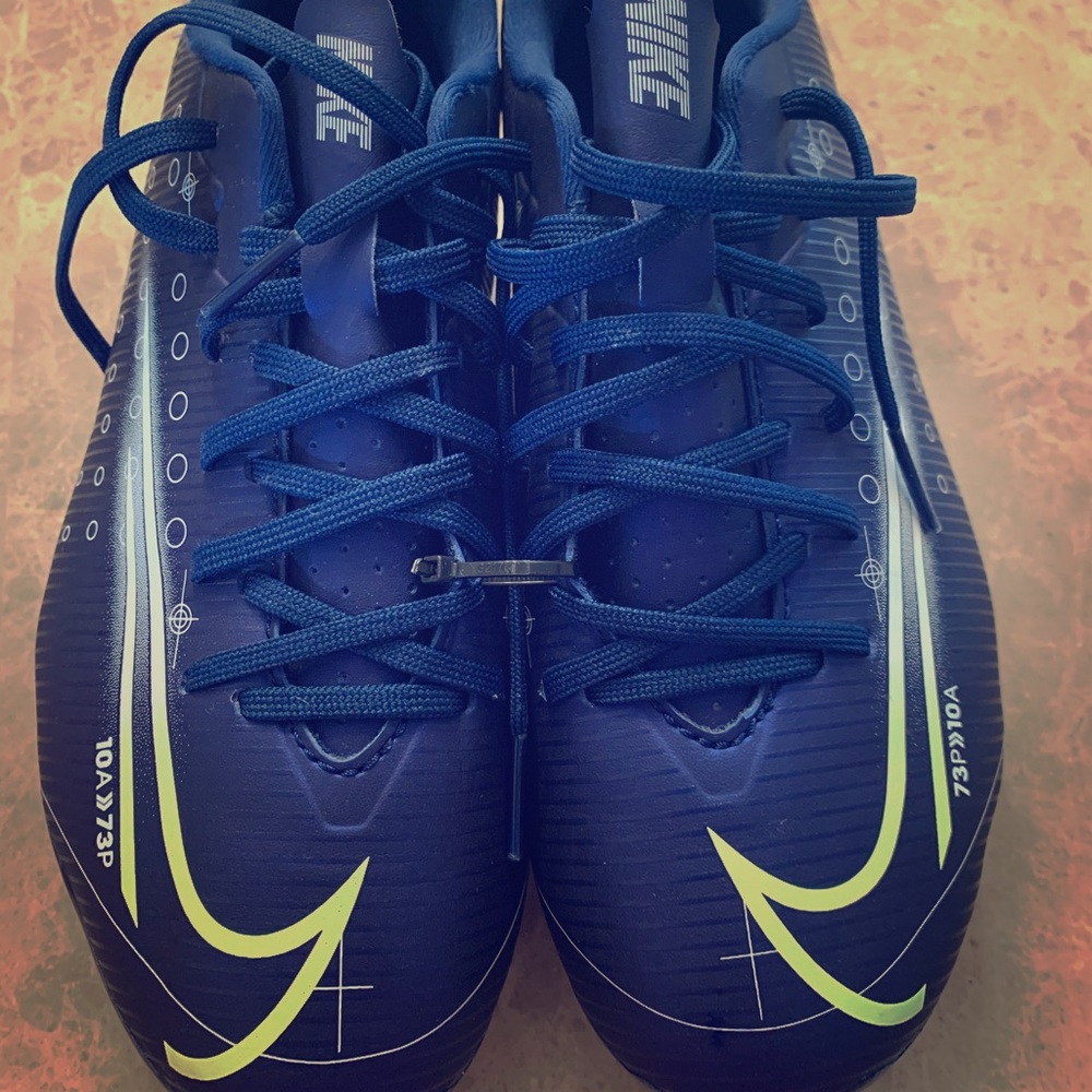 Soccer cleats Mercurial size 5